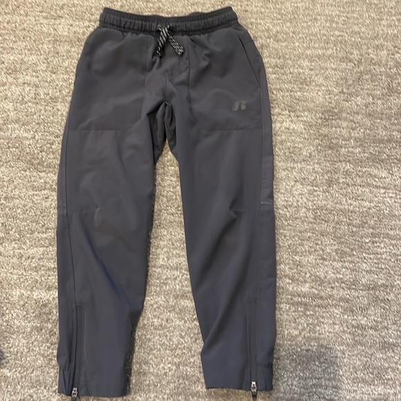 Variety of little Boy Pants and Joggers (XS) - Picture 8 of 9